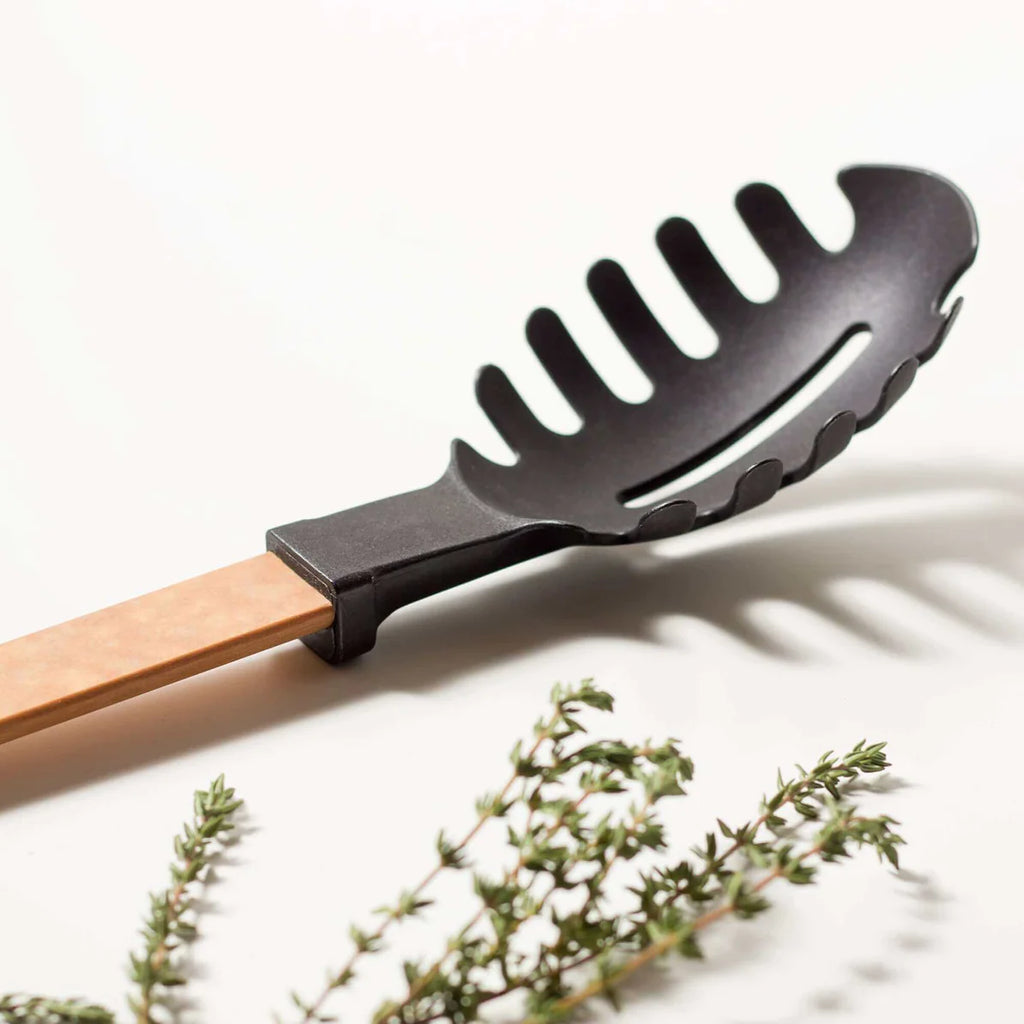 Epicurean Pasta Server kickstand