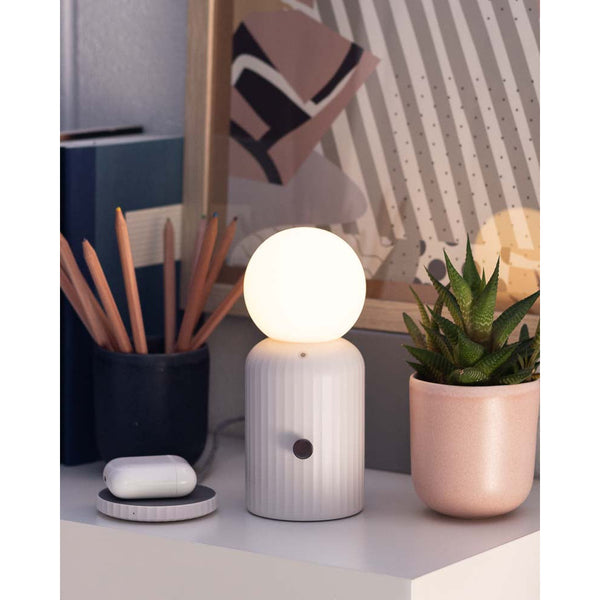 Wireless Lamp and Charger - White how it works, lifestyle