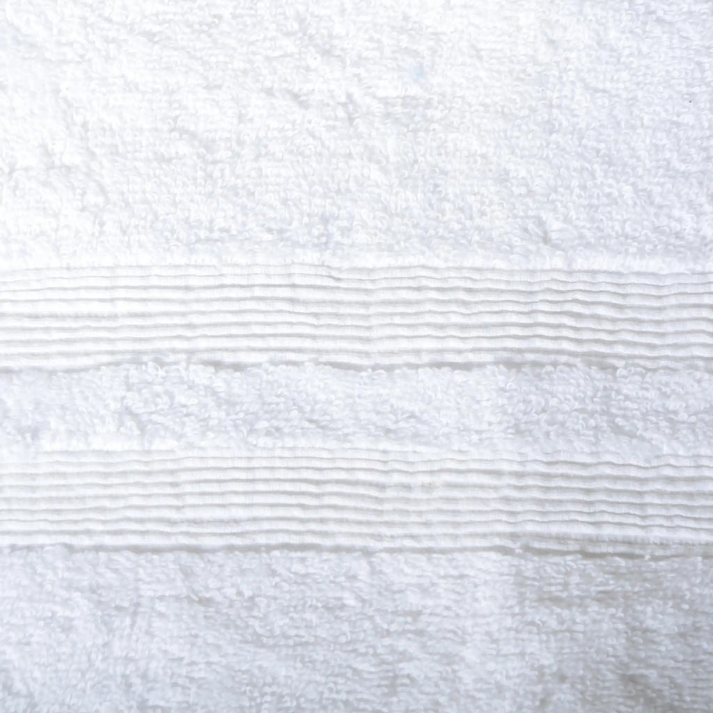 Moda At Home Allure Cotton Bath Sheet in White, close up.