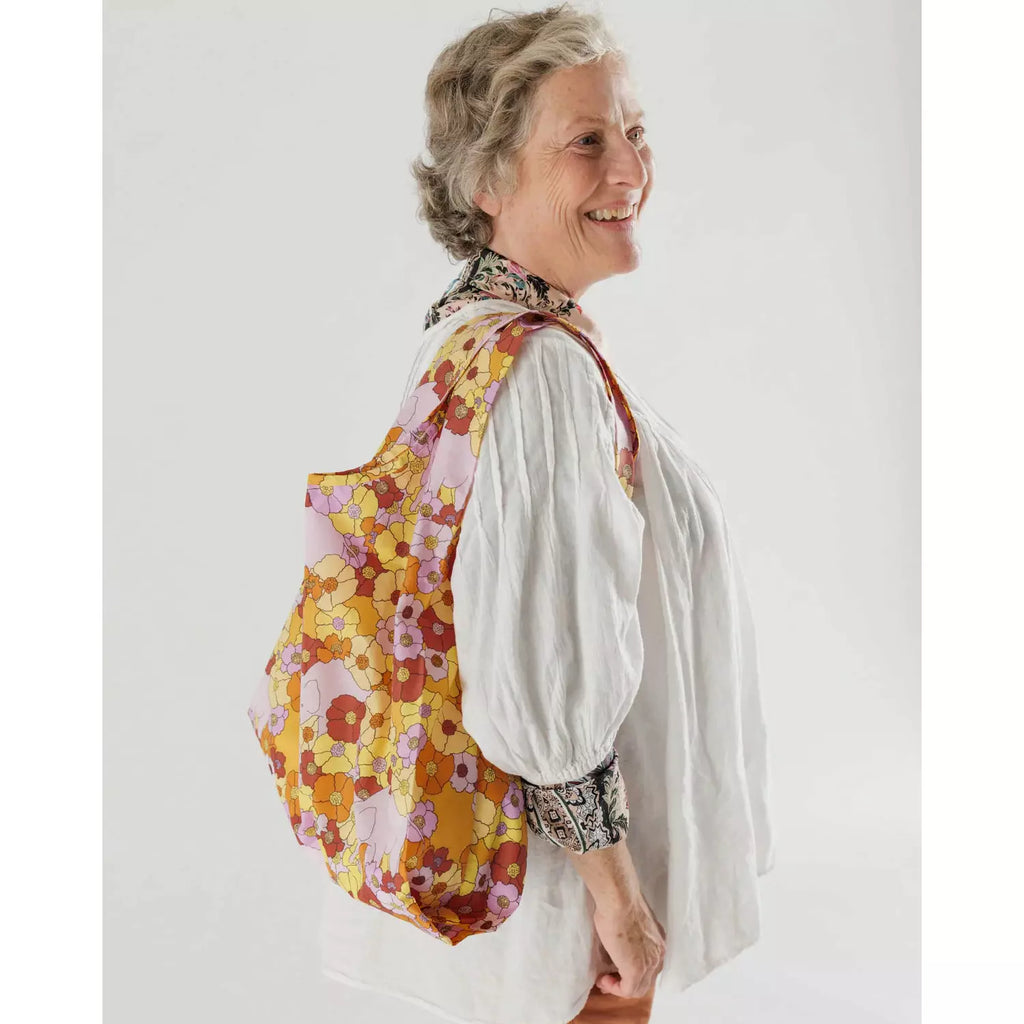 Baggu Elephant Blossom Bag, in use.