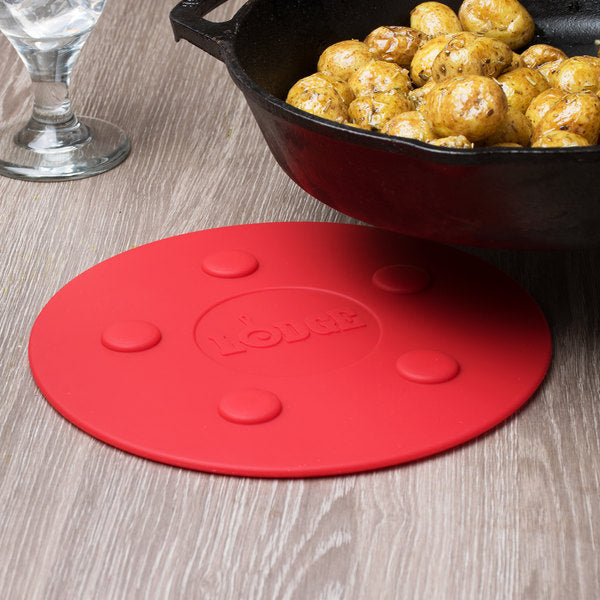lodge mfg. 8 round magnetic silicone trivet